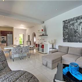 3 bedroom seaside villa with pool, Acharavi, sleeps 5